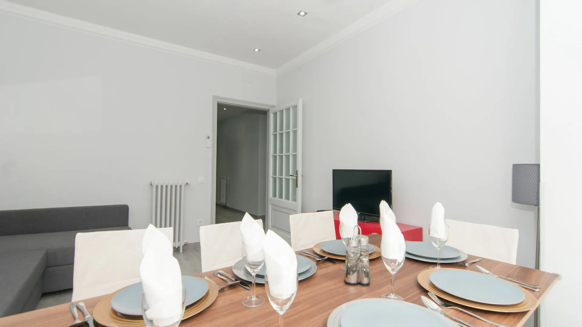 Go Bcn Apartments Rossello Barcelona